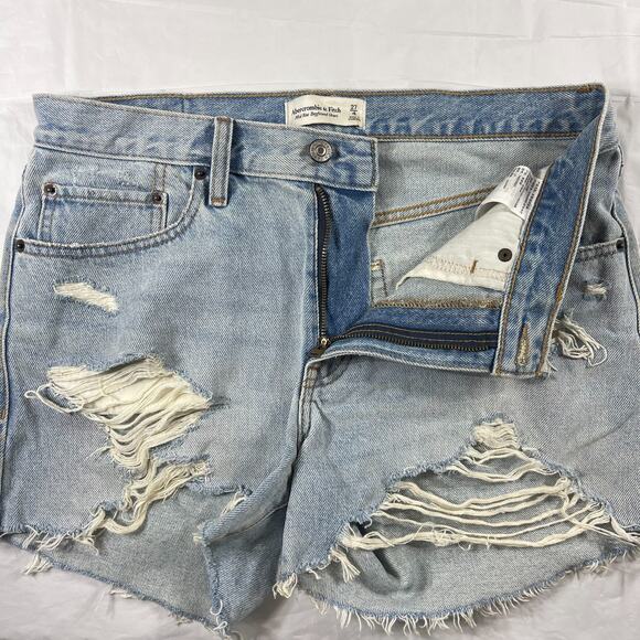 Abercrombie Fitch Women's Mid Rise Boyfriend Shorts Distressed Size 27/4 - Picture 8 of 8